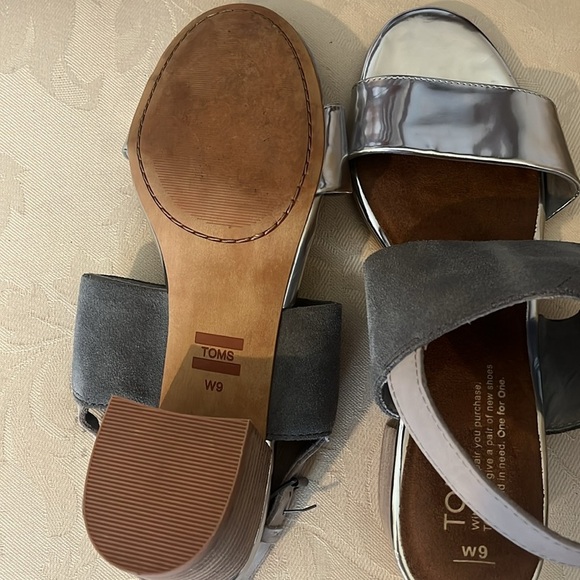 TOMS Poppy Suede and Silver Sandal women’s size 9 - Picture 5 of 5